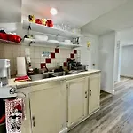 Private Room On The 1St Floor With Shared Bathroom Near Airport And Downtown Seattte