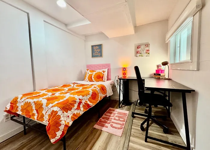 Private Room On The 1St Floor With Shared Bathroom Near Airport And Downtown Seattte