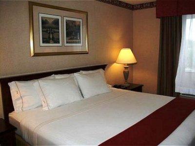 Express & North - Shoreline, An Ihg 3*