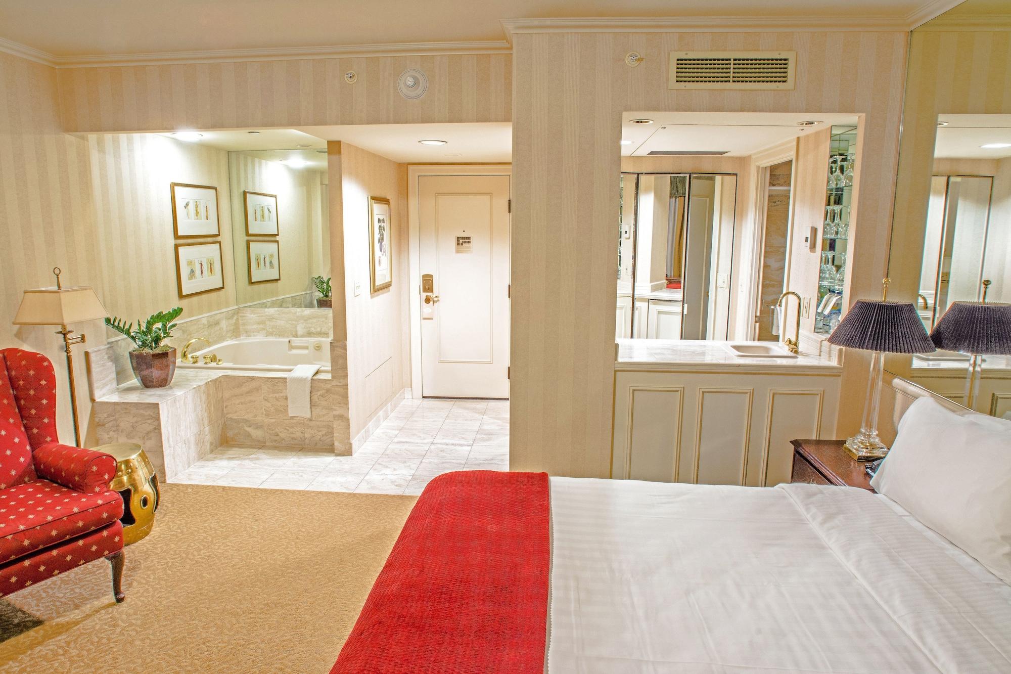 Mayflower Park Hotel 4*