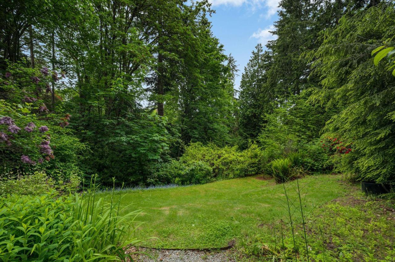 Holiday home 4br With Firepit, Outdoor Dining And Yard Surrounded By Trees