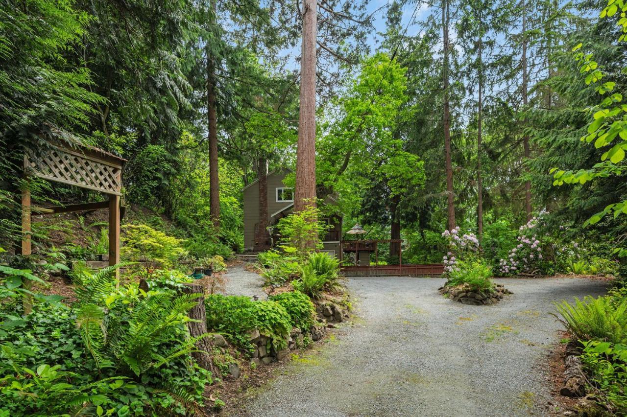 4br With Firepit, Outdoor Dining And Yard Surrounded By Trees * Seattle