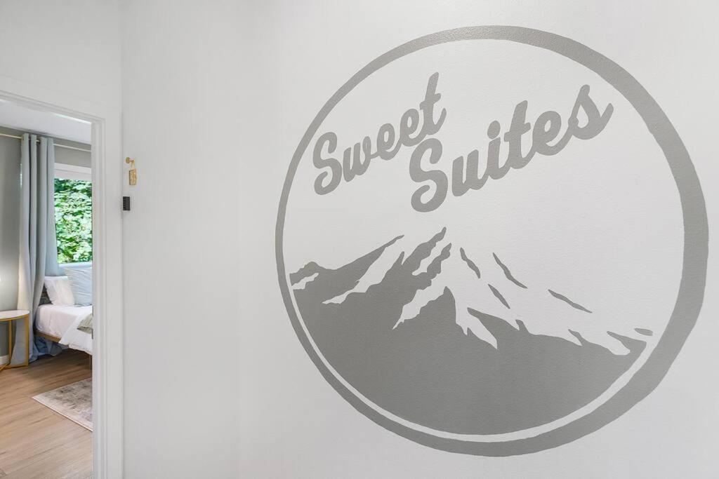 Jimi's Sweet - 84 Walkscore Apartment *