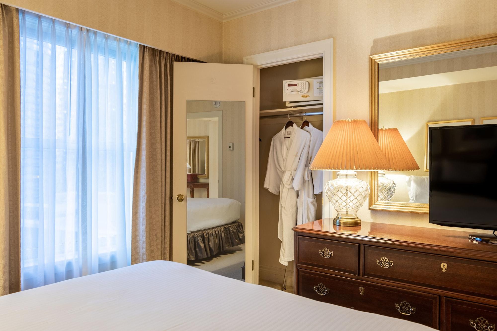 Mayflower Park Hotel