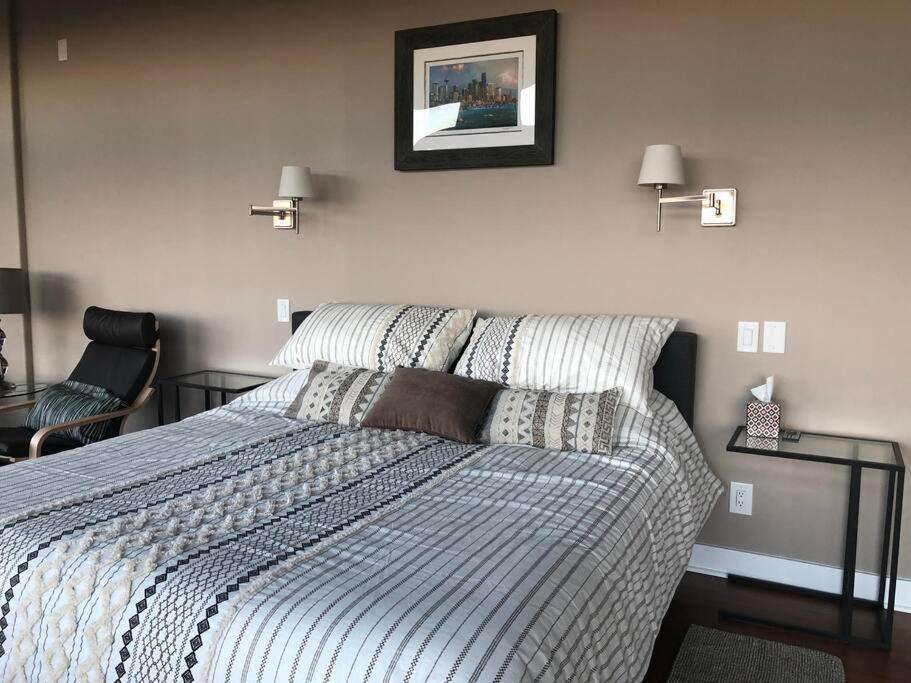 Romantic Spacious With Salish Sea & Mountain Views At Luxury Estate *