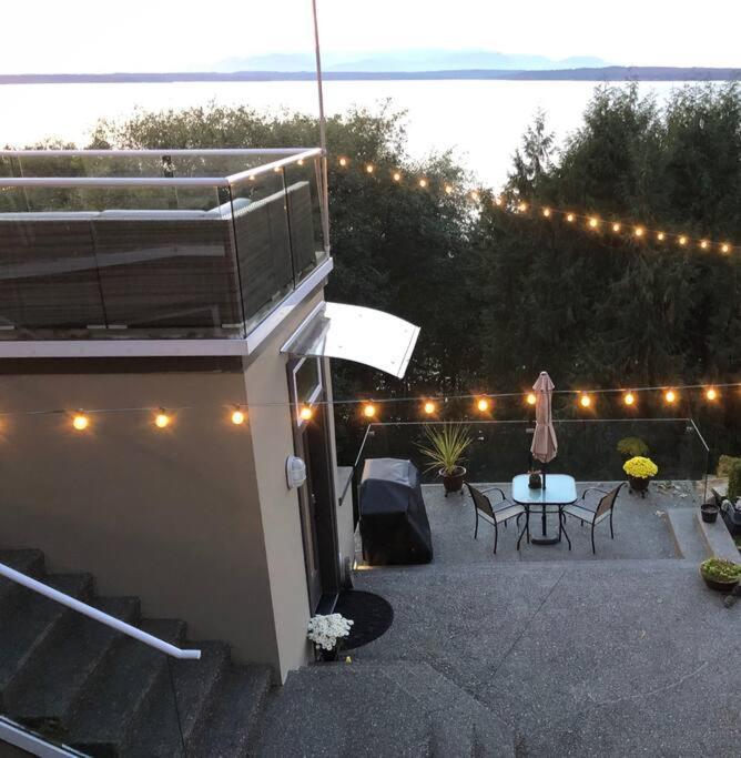 Romantic Spacious With Salish Sea & Mountain Views At Luxury Estate Apartment Seattle