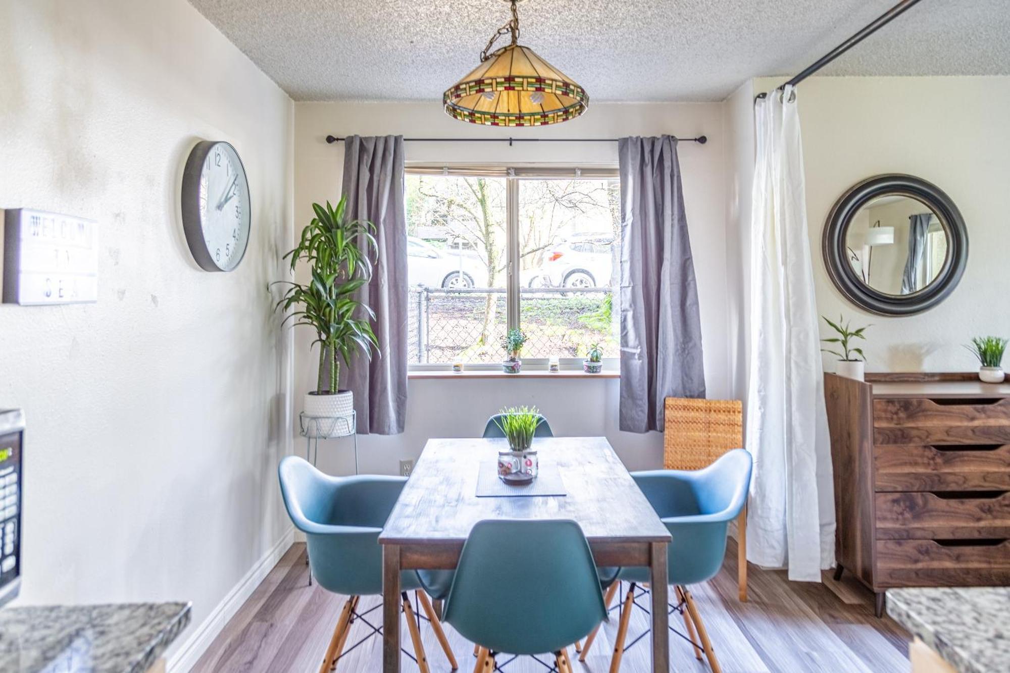 Spacious 1 Bed + // Free Parking // Zen Patio *
