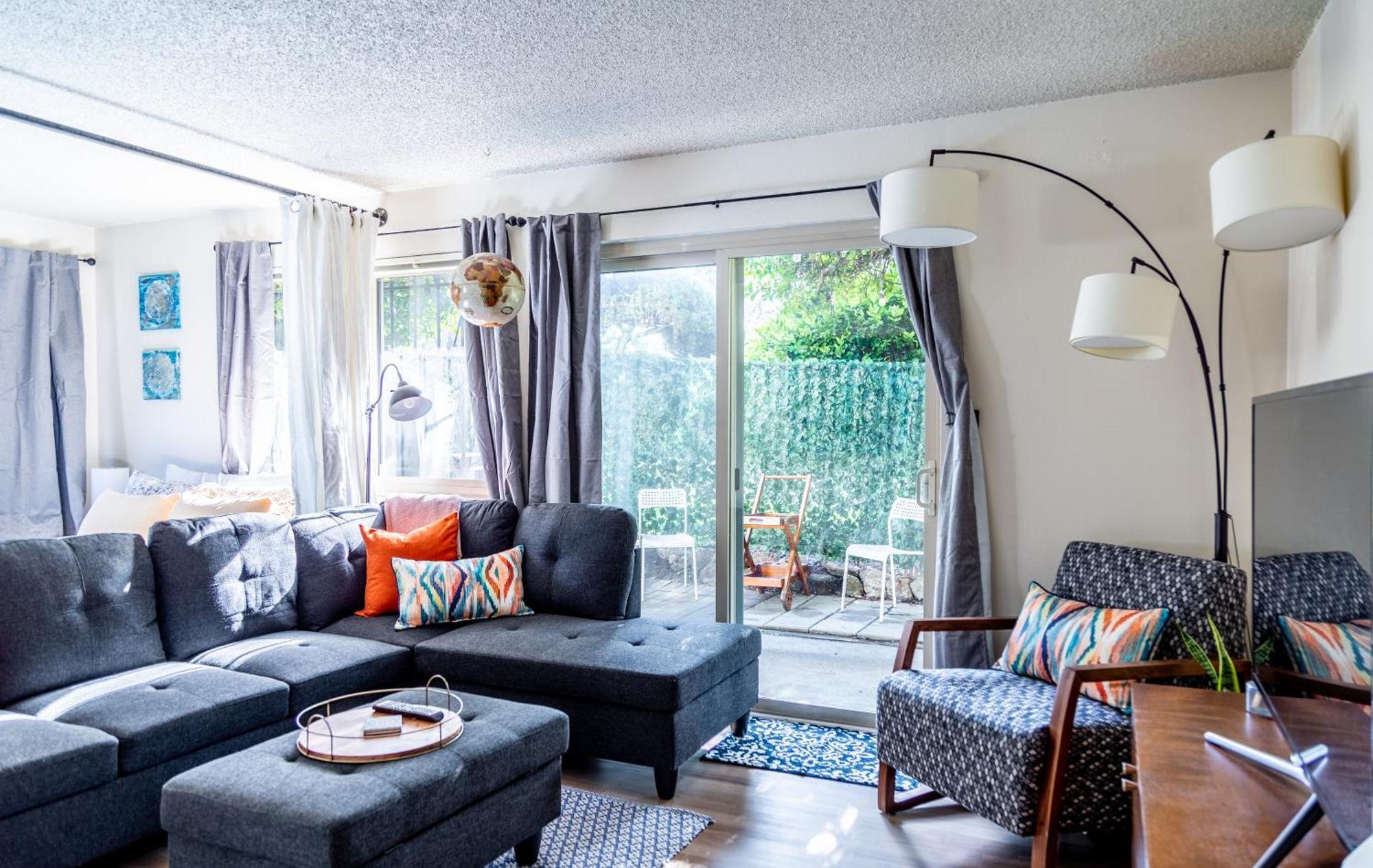 Spacious 1 Bed + // Free Parking // Zen Patio