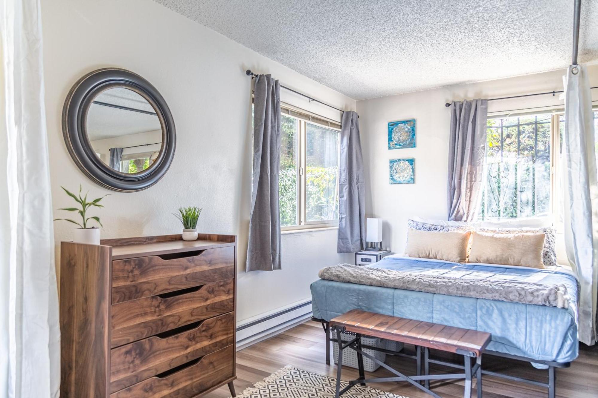 Apartment Spacious 1 Bed + // Free Parking // Zen Patio