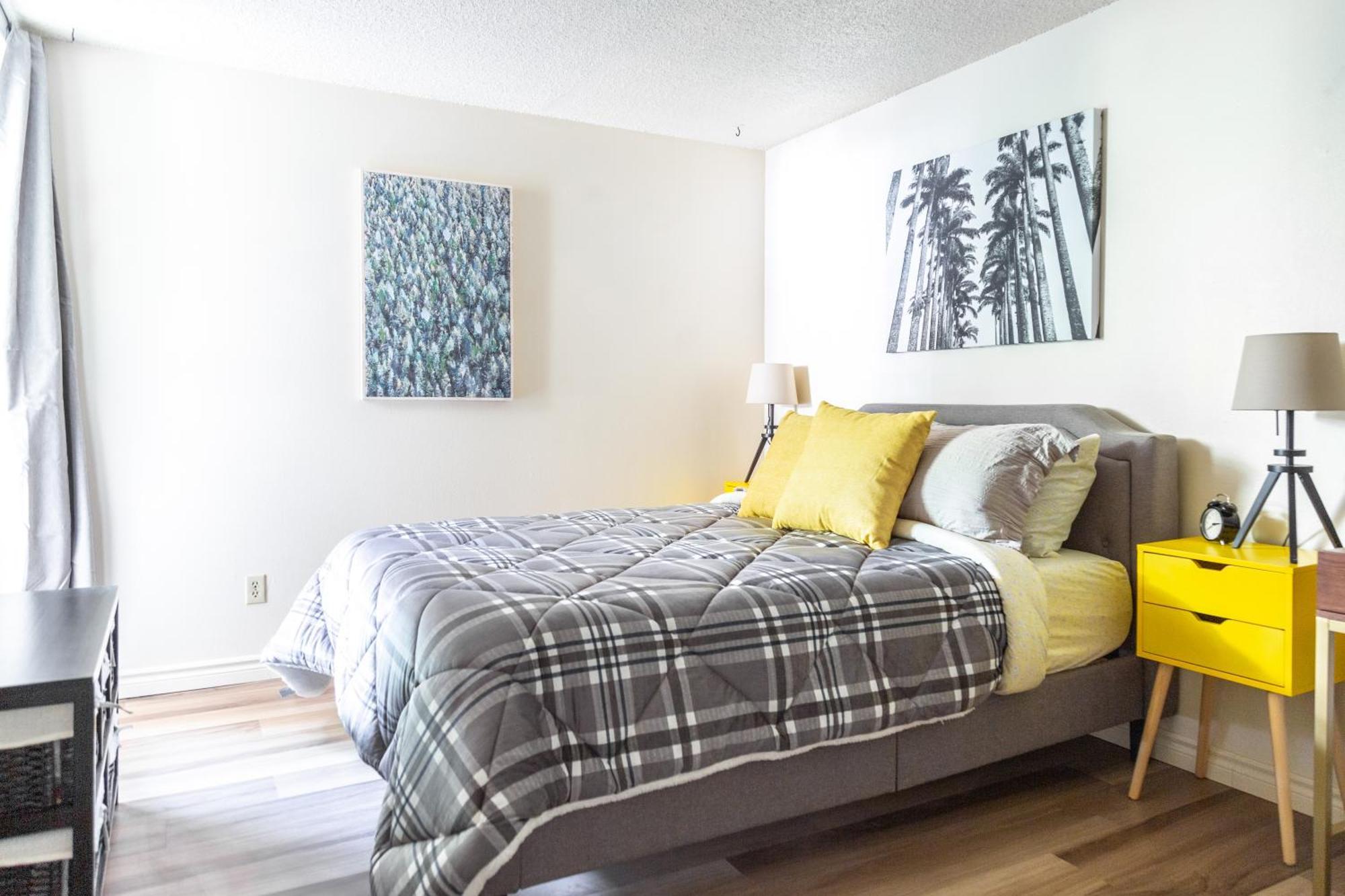 Spacious 1 Bed + // Free Parking // Zen Patio Apartment *