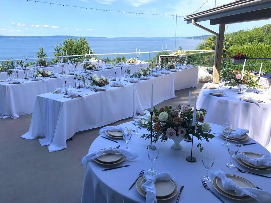 Apartment Romantic Spacious With Salish Sea & Mountain Views At Luxury Estate