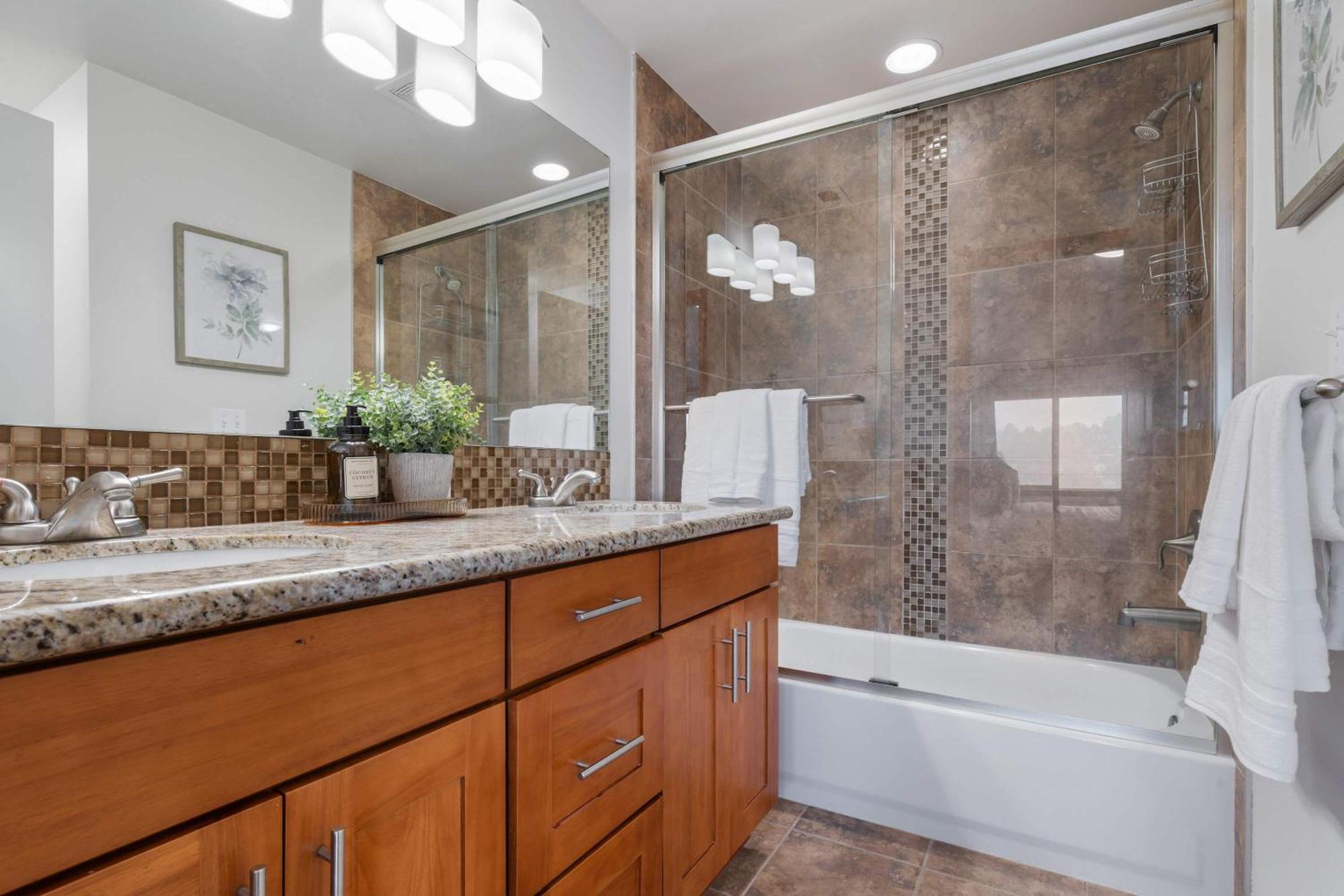 Lakeview Queen Anne 3br Townhome Holiday home