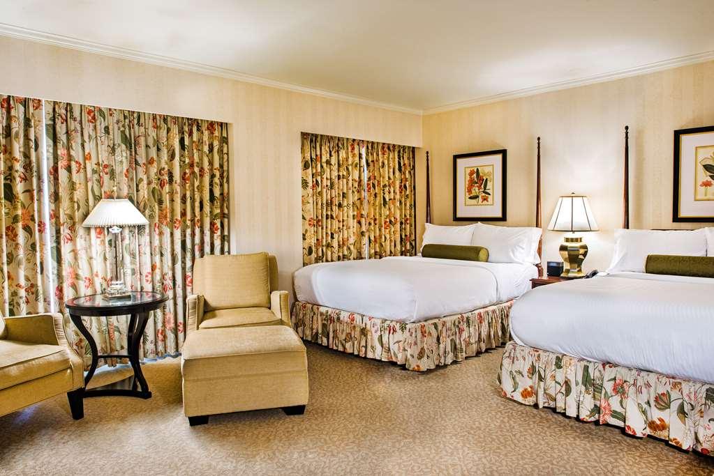 Mayflower Park Hotel 4*