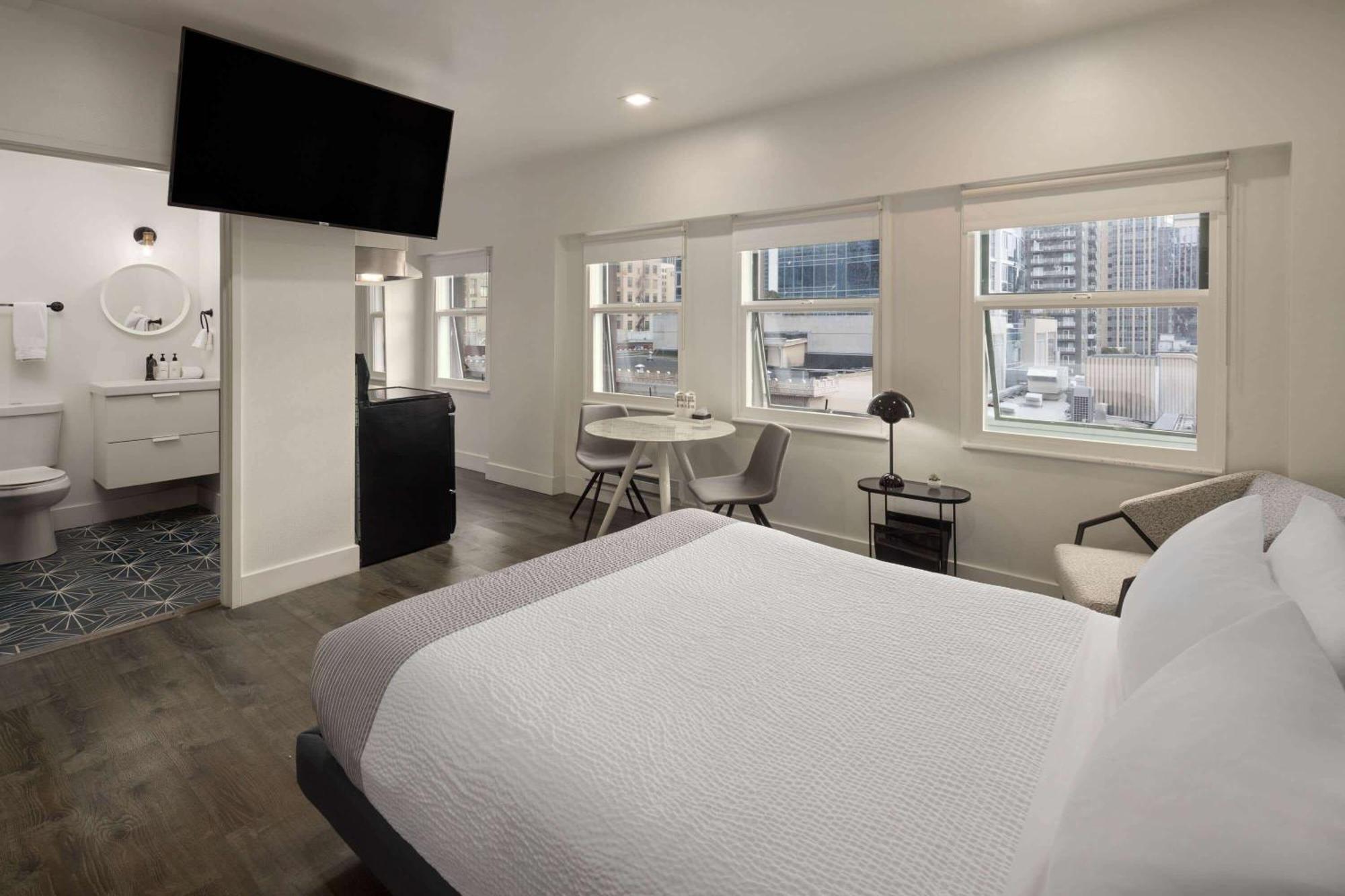 Reside Downtown, A Wyndham Hotel *