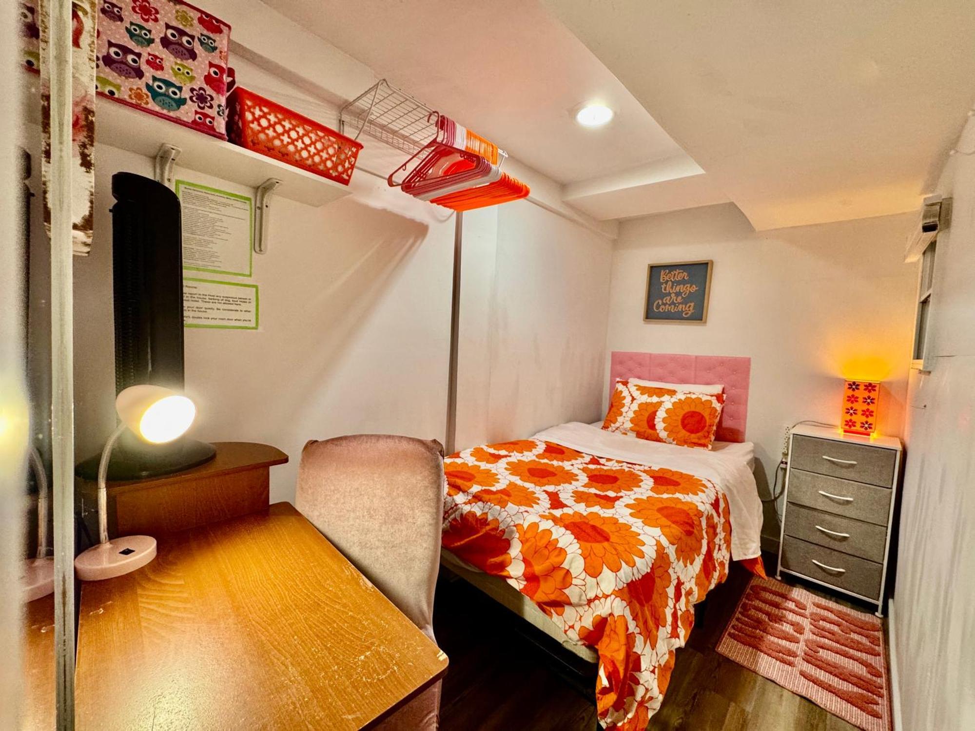 Homestay Private On The 1st Floor With Shared Bathroom Near Airport And Downtown Seattte *