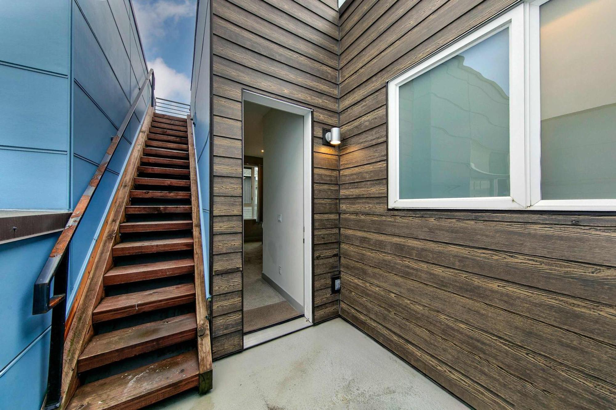 & View Modern Retreat W Ac Seattle