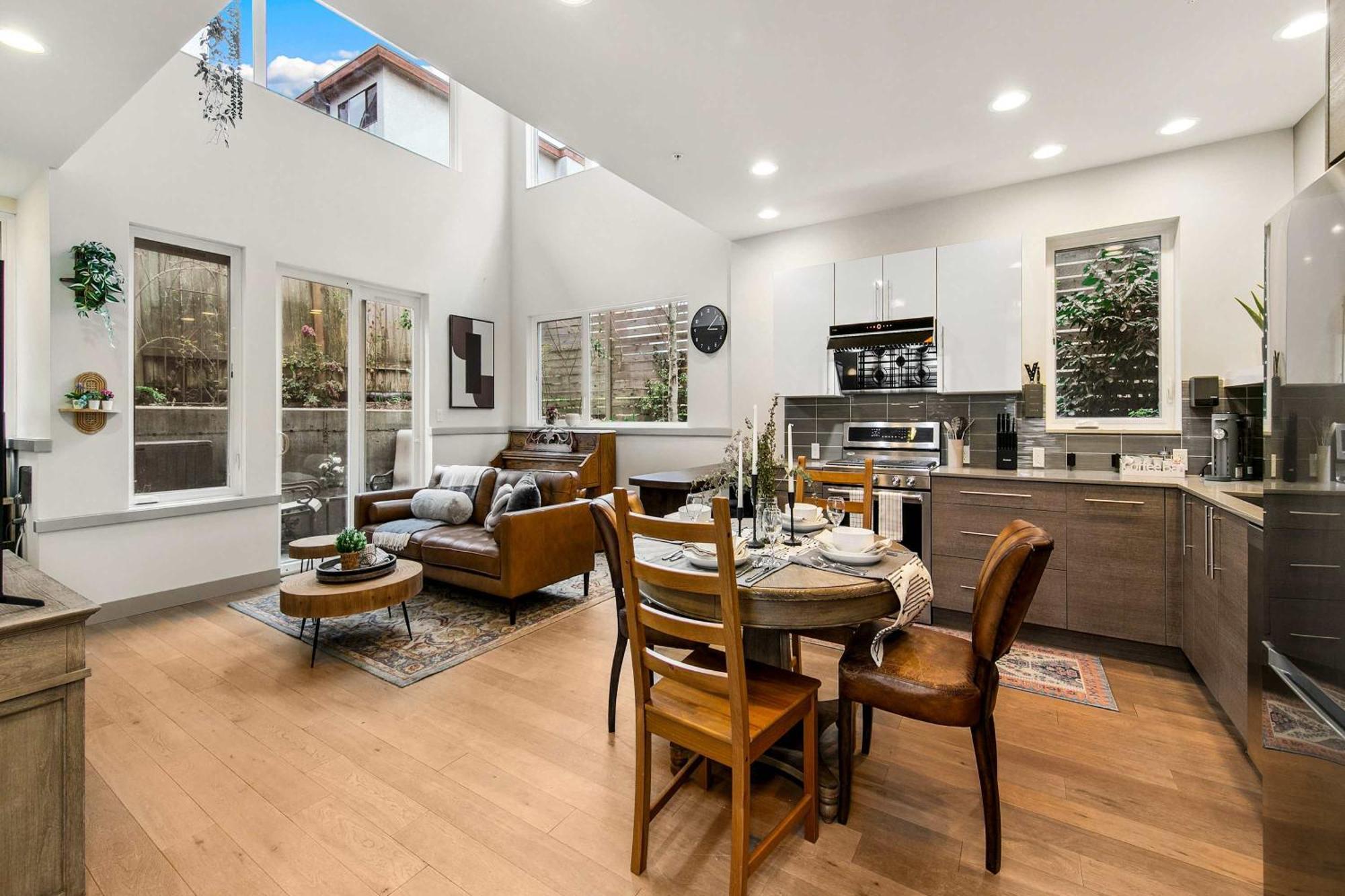 & View Modern Retreat W Ac Holiday home Seattle