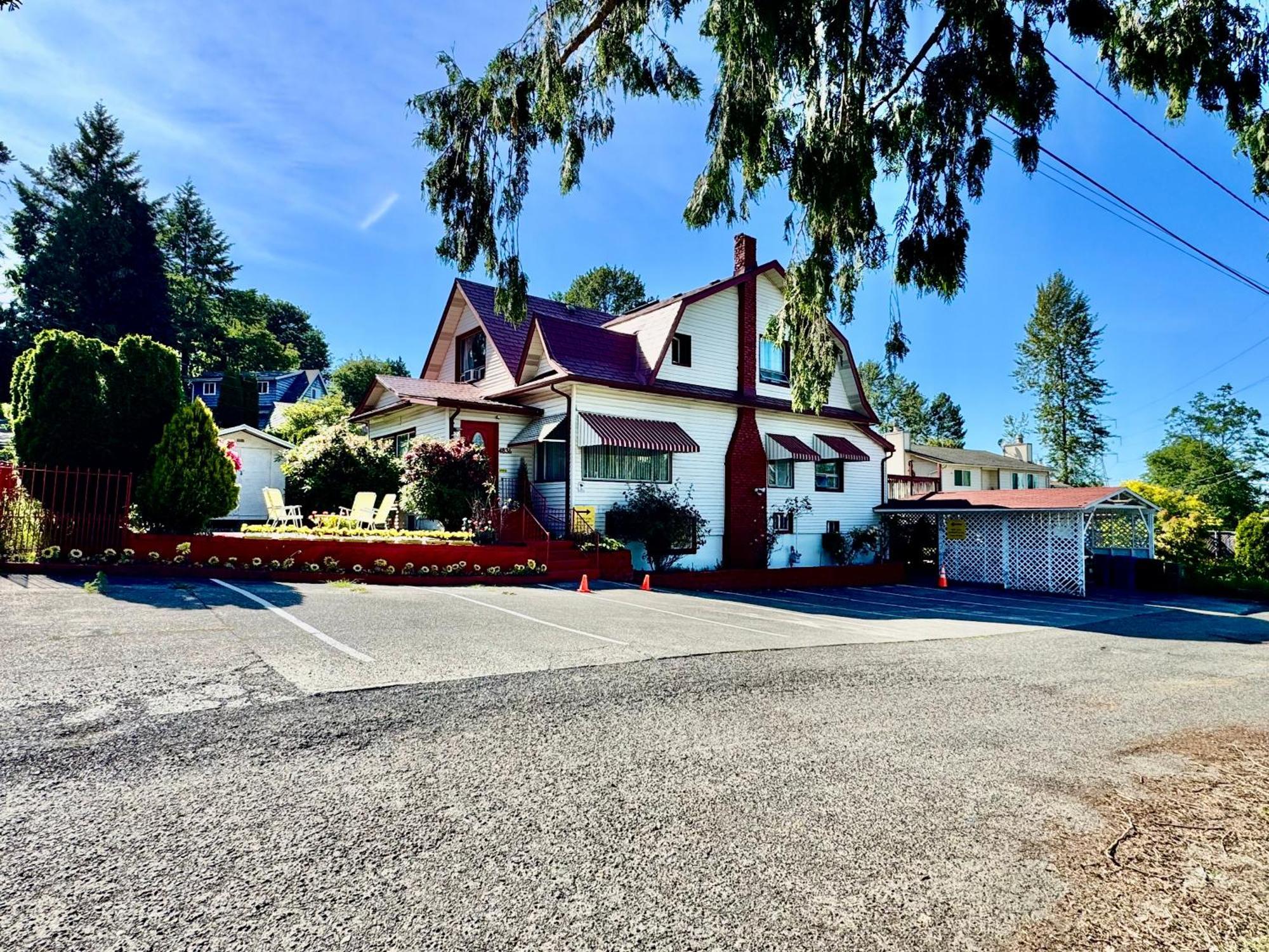 Private On The 1st Floor With Shared Bathroom Near Airport And Downtown Seattte *