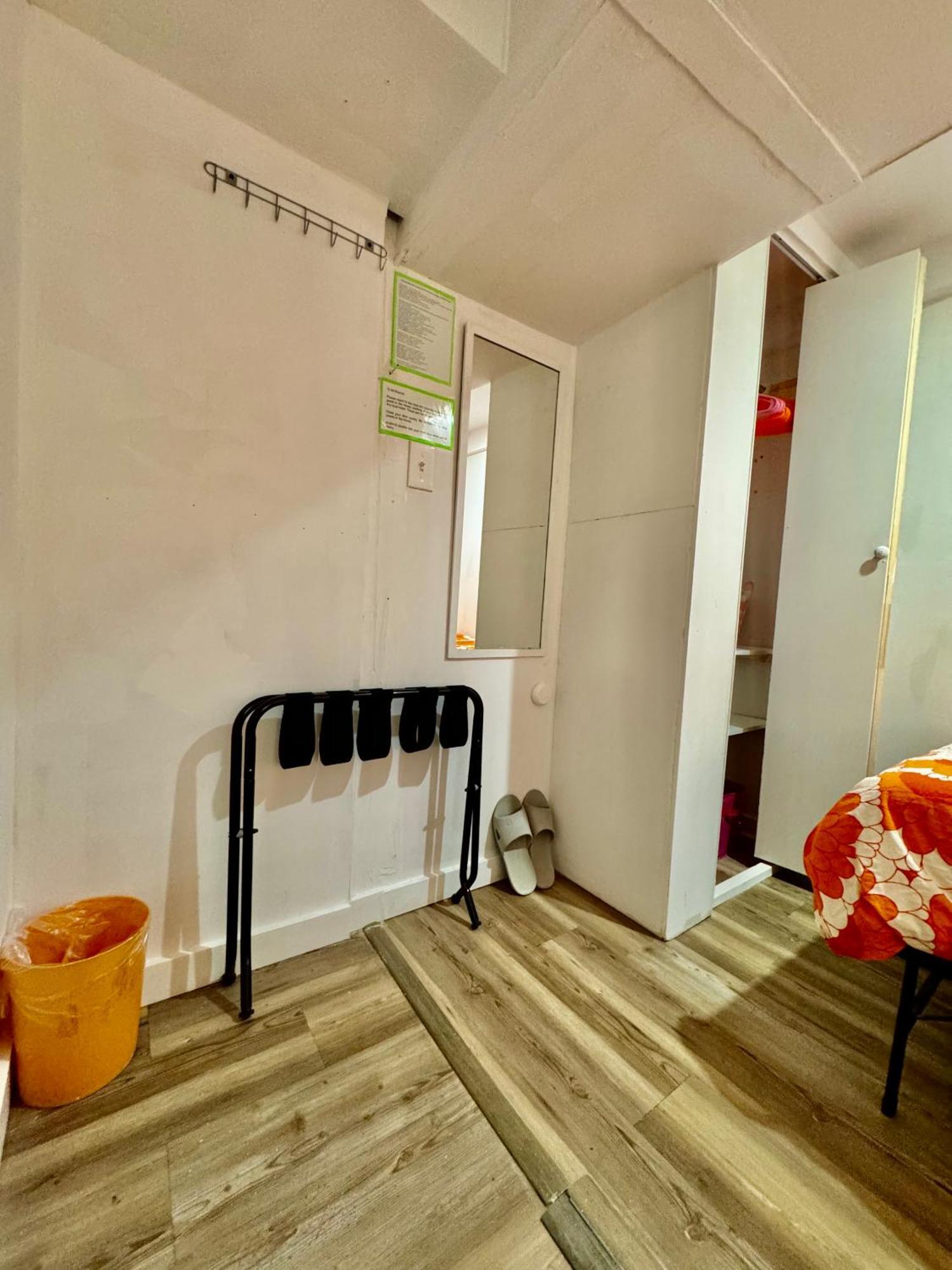 Homestay Private On The 1st Floor With Shared Bathroom Near Airport And Downtown Seattte *