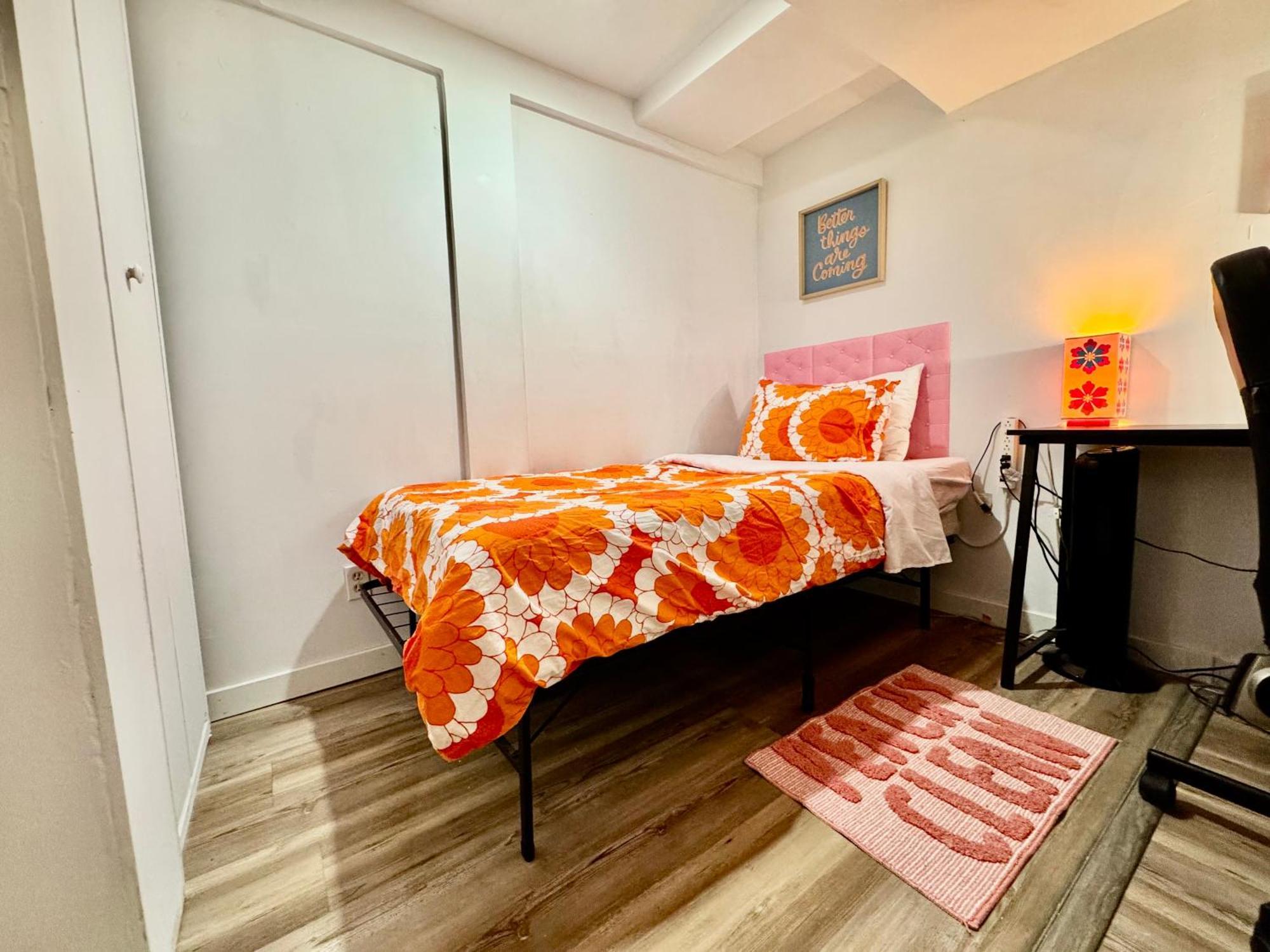 Private On The 1st Floor With Shared Bathroom Near Airport And Downtown Seattte *