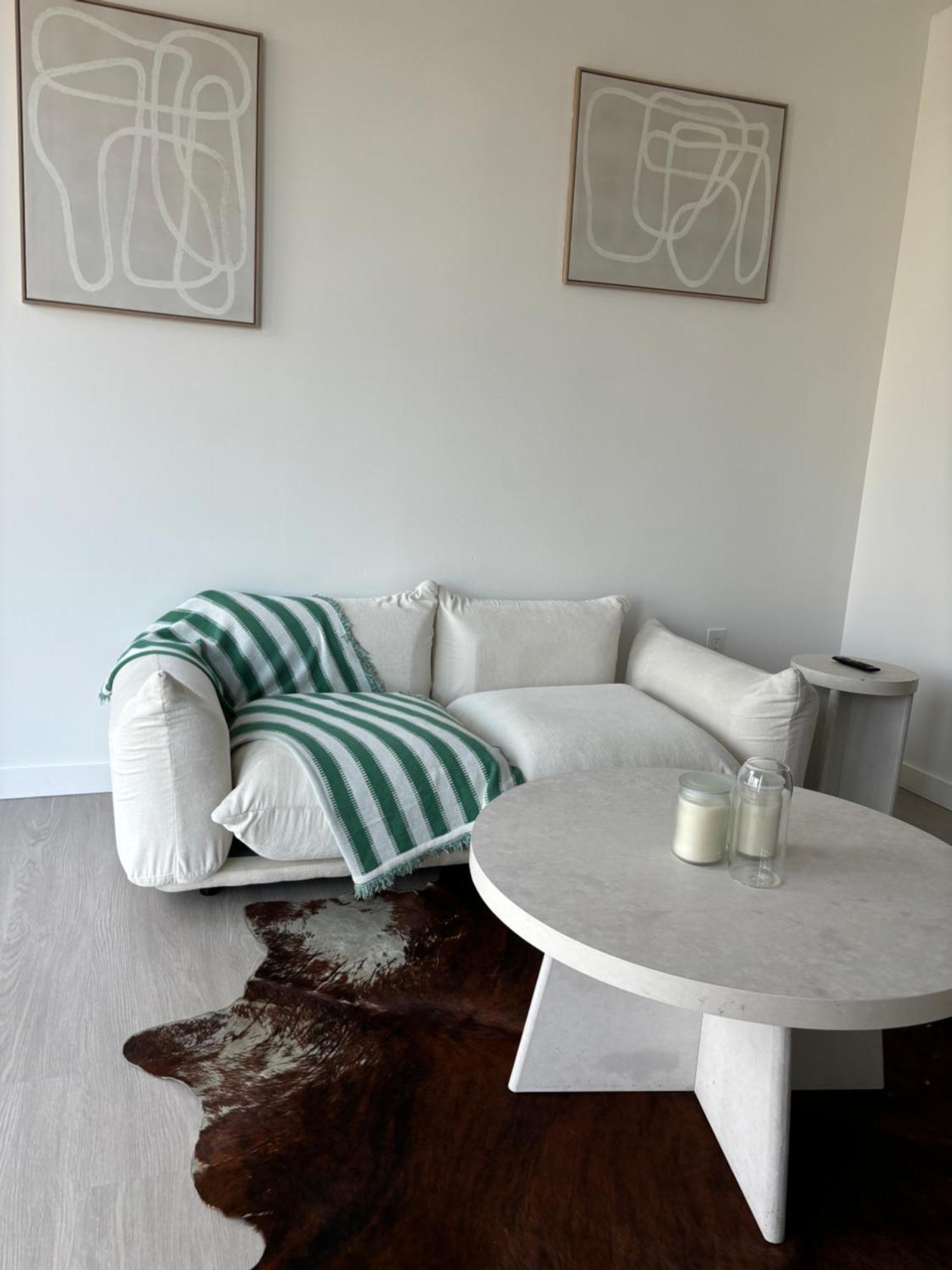 Highrise Haven With 5-Star Amenities And Luxury Perks In Downtown Seattle Apartment *