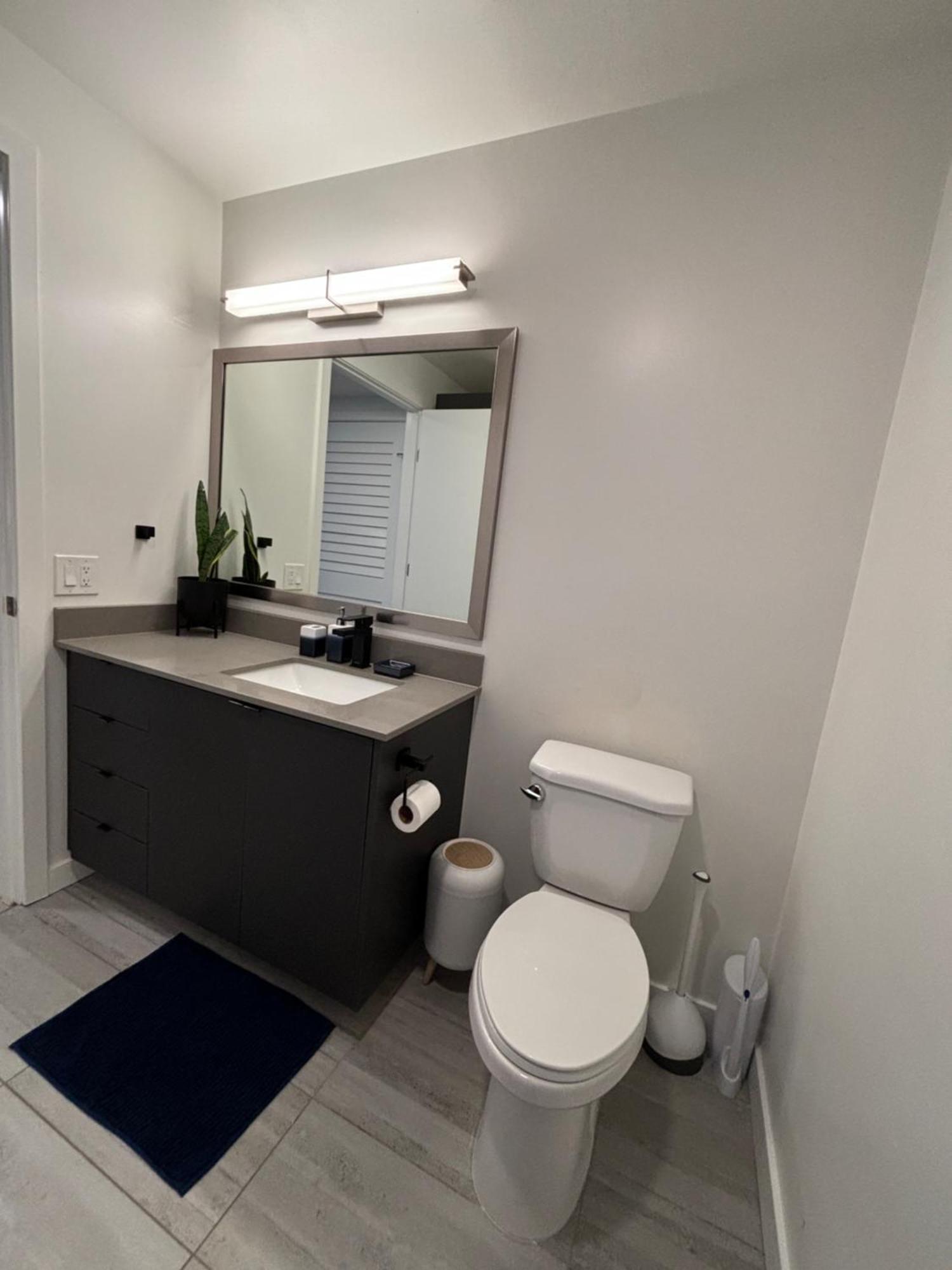 Highrise Haven With 5-Star Amenities And Luxury Perks In Downtown Seattle Apartment