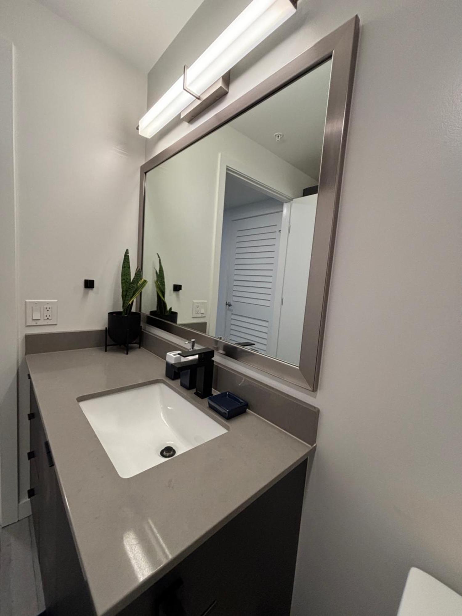 Highrise Haven With 5-Star Amenities And Luxury Perks In Downtown Seattle *