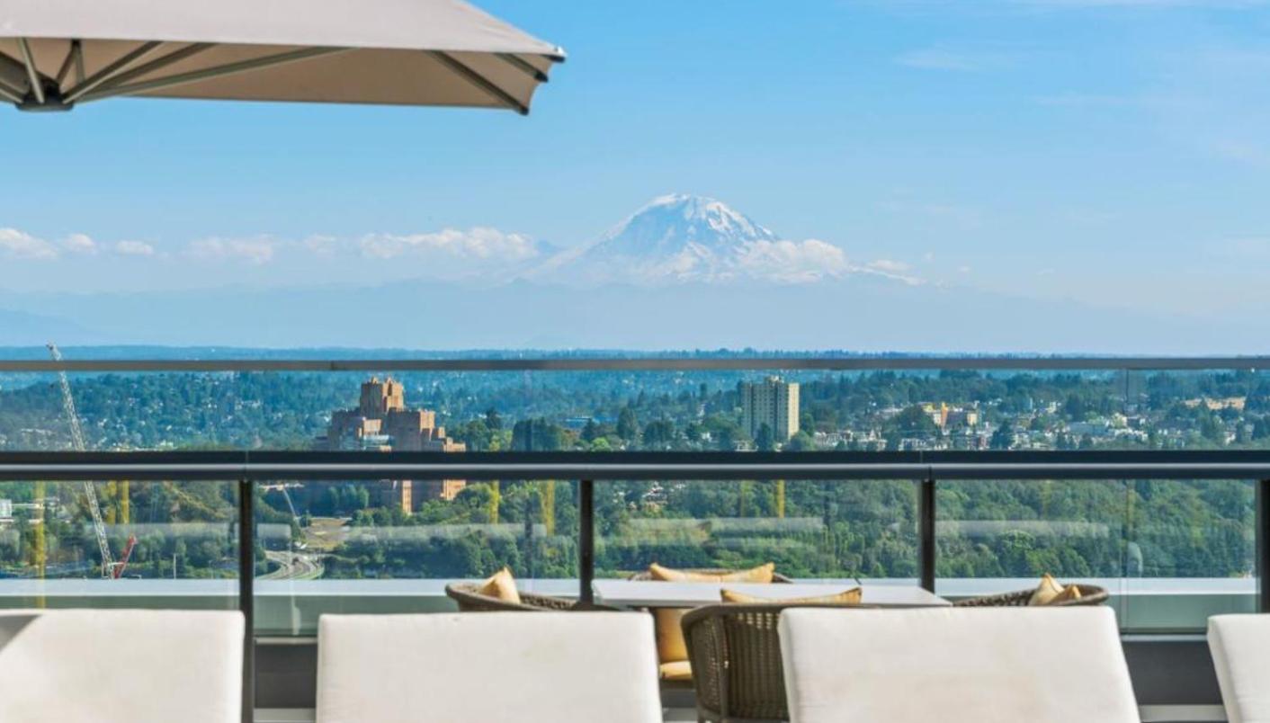Highrise Haven With 5-Star Amenities And Luxury Perks In Downtown Seattle Apartment