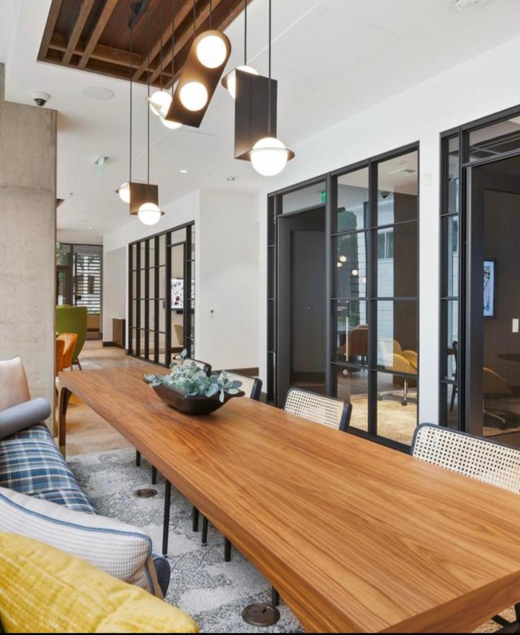 Highrise Haven With 5-Star Amenities And Luxury Perks In Downtown Seattle Seattle