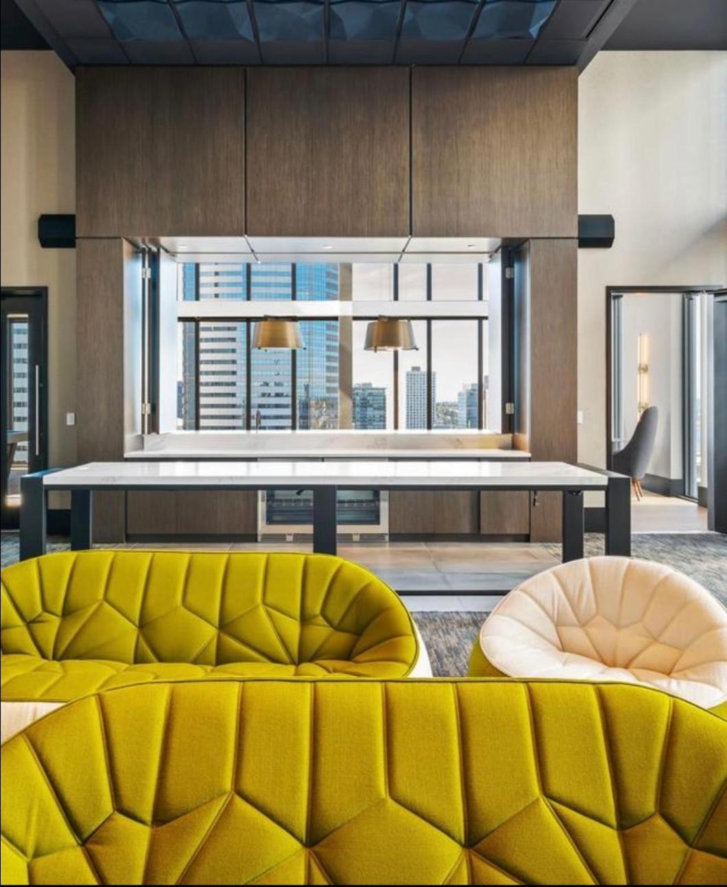 Highrise Haven With 5-Star Amenities And Luxury Perks In Downtown Seattle Apartment *