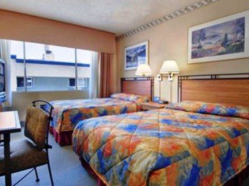 Travelodge Center 2*