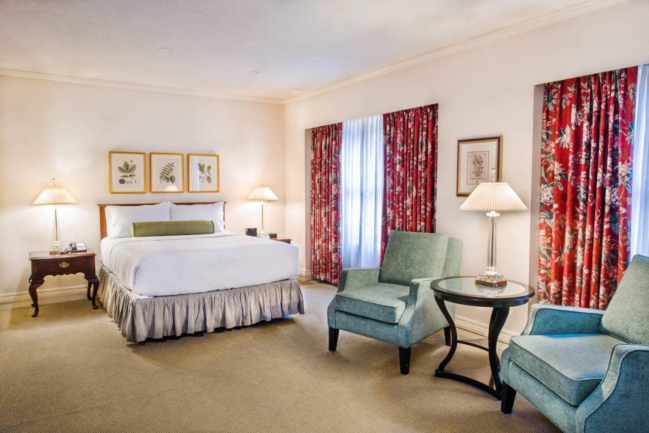 Mayflower Park 4*