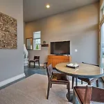 Sleek Seattle Studio 5 Min To Downtown Ballard!