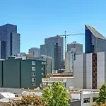 City Water View Oasis With Pool & Gym Near Cruise In Heart Of Seattle