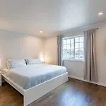 Luxurious 5 Bedroom Home With Ac And Ev Plug