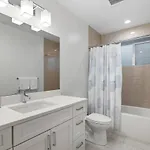 New House With Chef\'S Kitchen And Spa-Like Suite