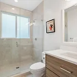 New House With Chef\'S Kitchen And Spa-Like Suite
