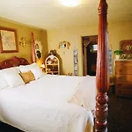 Chittenden House Bed And Breakfast