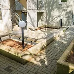 Roy Street Commons