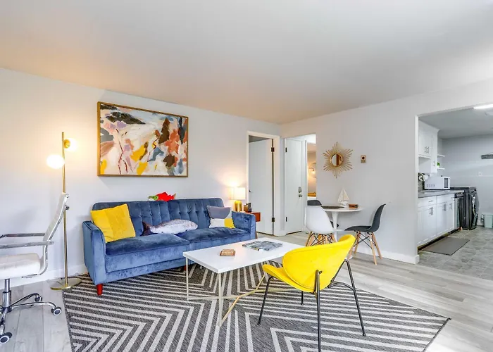 Seattle Garden Apt Walk To Water And Amenities!