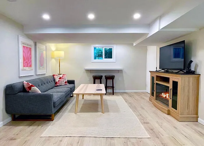 Marina House Unit B