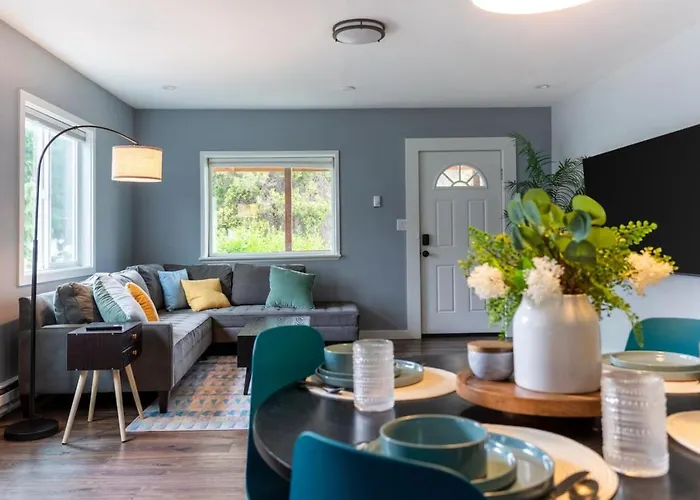 Cozy Unit With Porch Near Arboretum And Transit