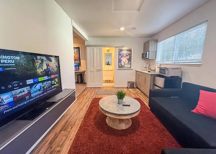Modern Private Guesthouse In Seattle