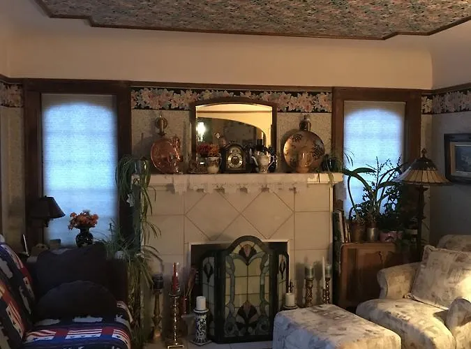Chittenden House Bed And Breakfast
