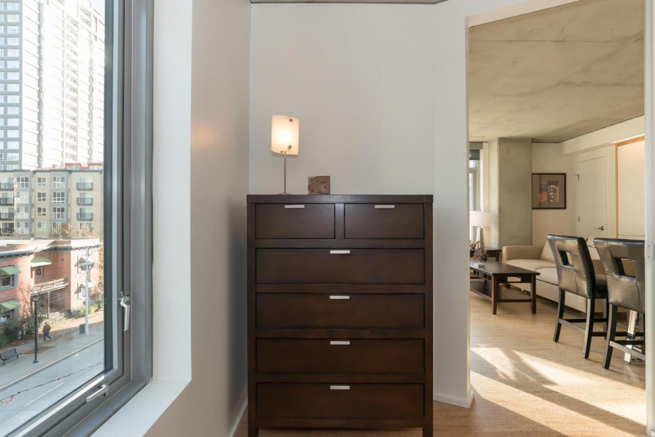 Sobe Third Ave Apartment *