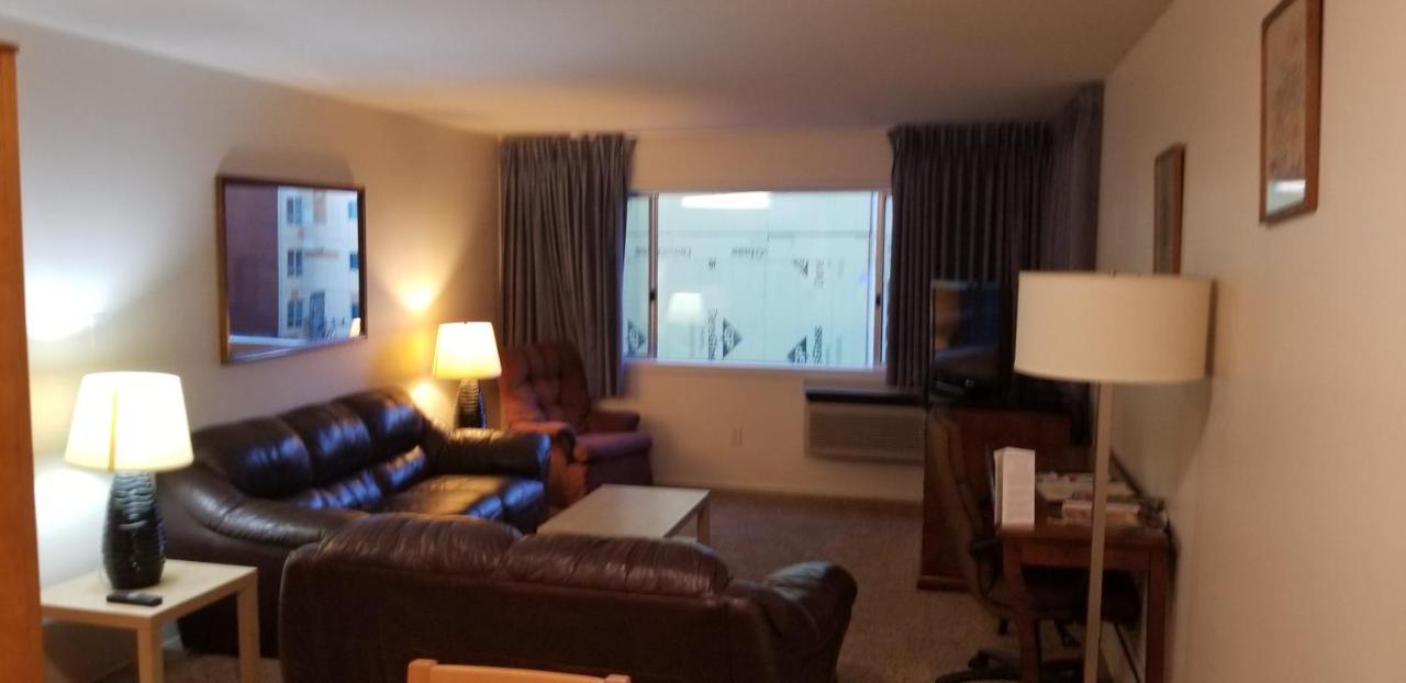 University Suites 2* Seattle