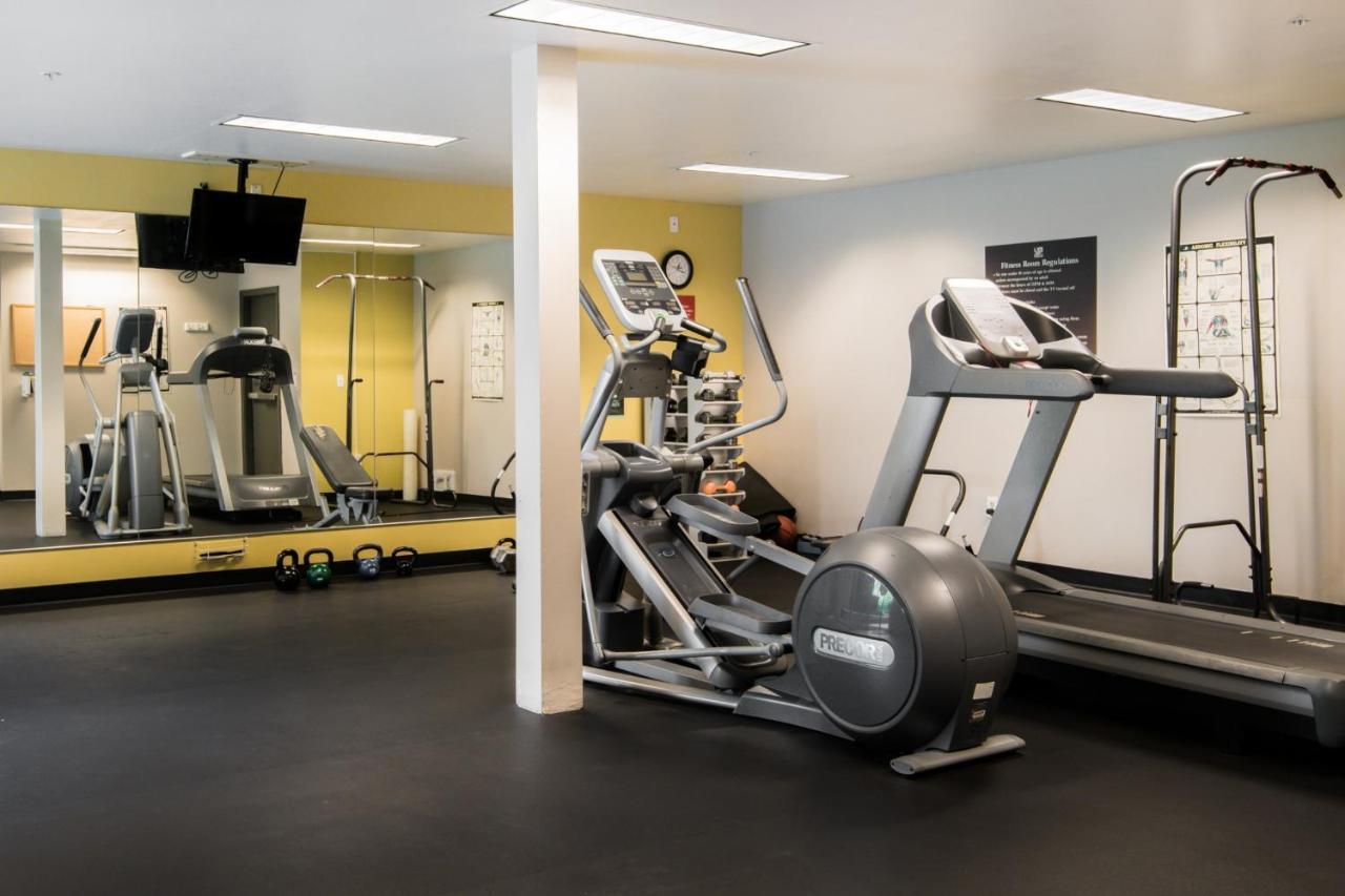 Water View Oasis With Pool & Gym Near Cruise In Heart Of Apartment Seattle