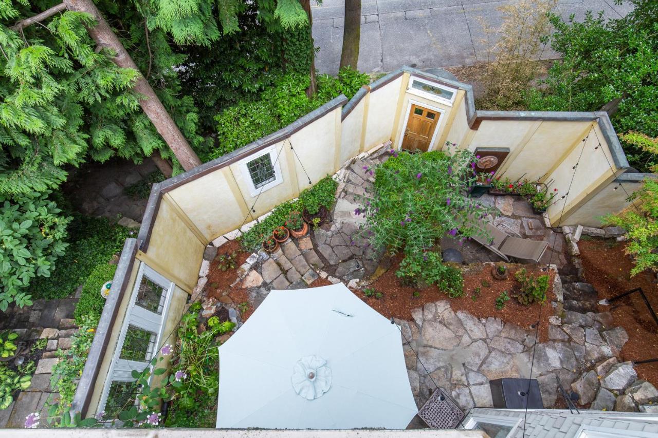 Madison Park With Outdoor Private Garden And Grill 1br 1ba Seattle