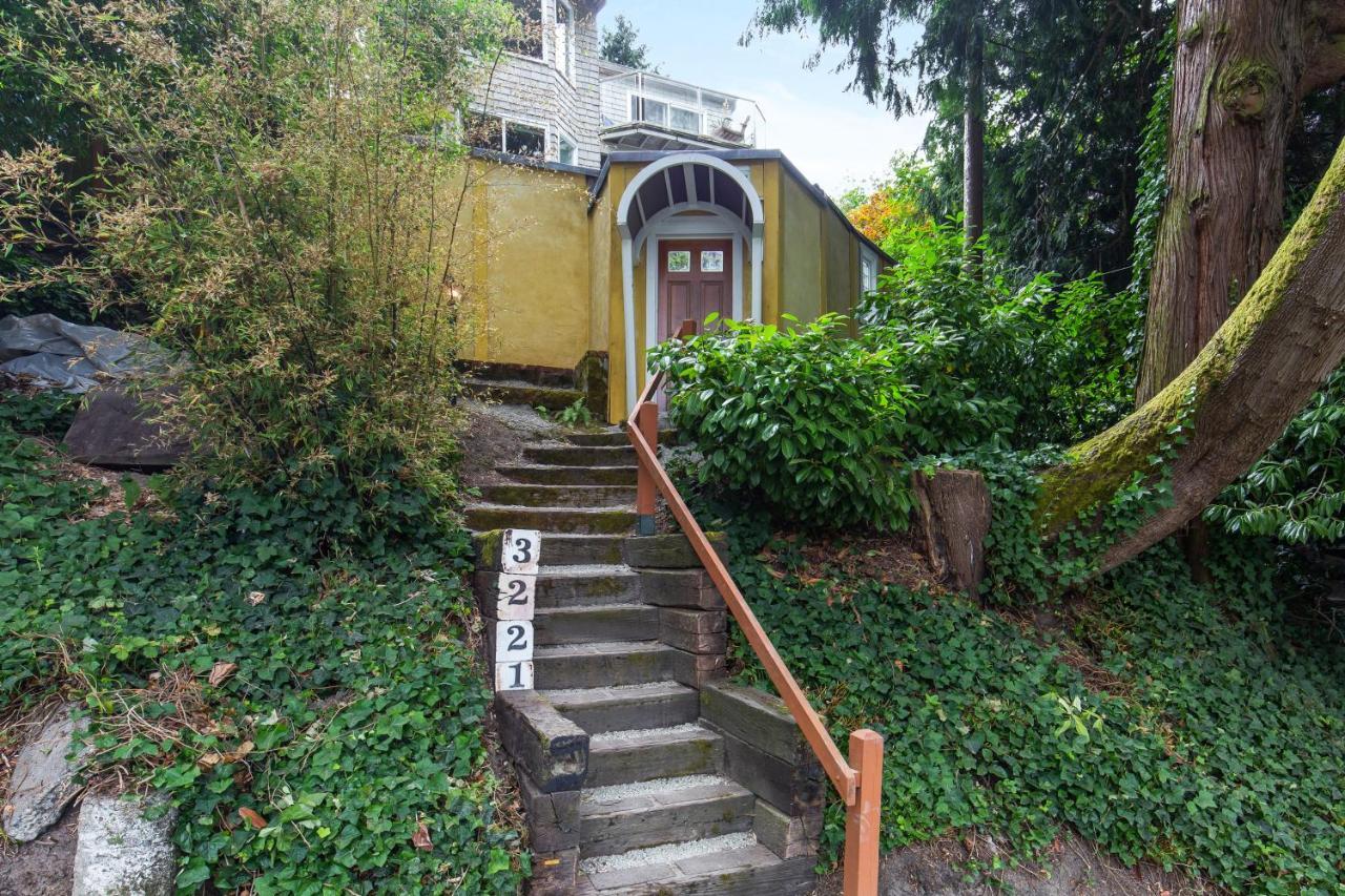 Madison Park With Outdoor Private Garden And Grill 1br 1ba Seattle