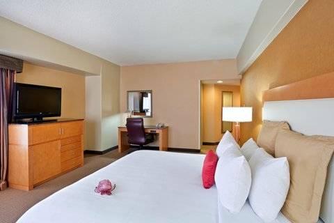 Crowne Plaza Newly Renovated With No Fee